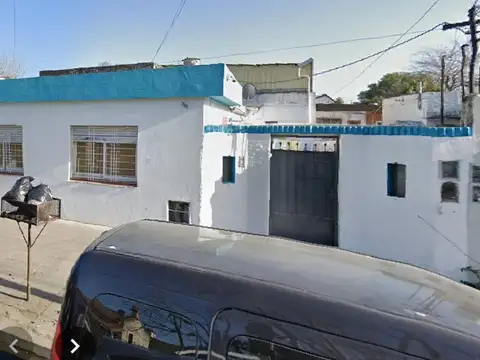 José León Larre 700
