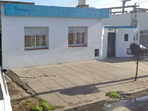 ALQUILER – VIVIENDA 6 AMBIENTES CON GALPÓN – GONZALEZ CATAN