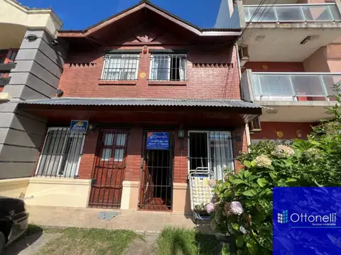 Dúplex en venta de 2 dormitorios c/ cochera en Costa Azul