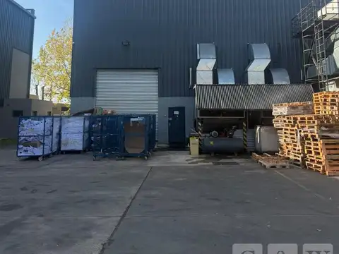 DEPOSITO 650 M2 - PREDIO MULTICLIENTE CON SEGURIDAD