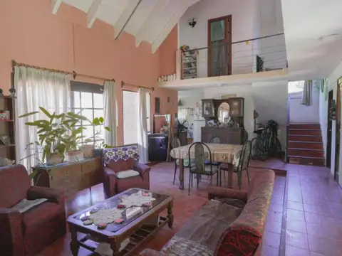 Casa en Venta con 4 cocheras