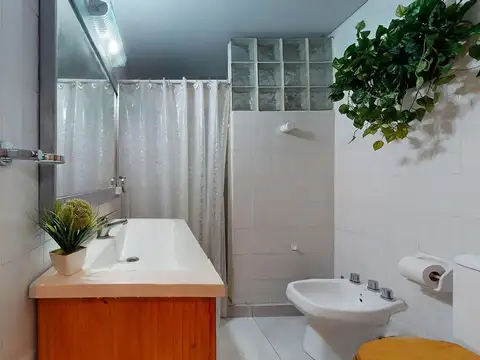 Casa 3 ambientes con 2 baños