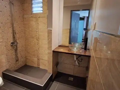 Casa 2 ambientes con 1 baño