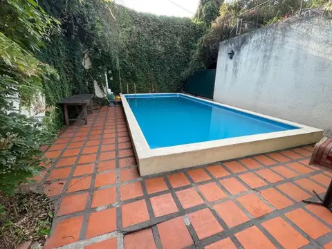 PELLEGRINI 50  - 2 CASAS. 3 dorm y 2 dormitorios