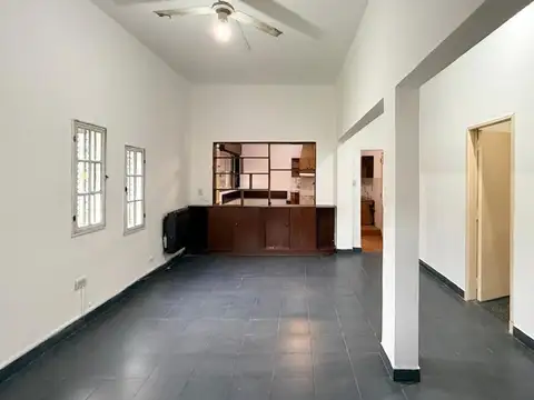 Casa en Alquiler con 2 cocheras