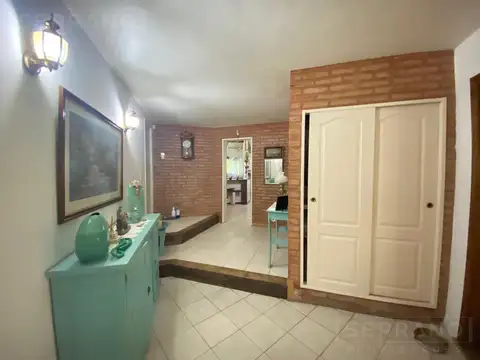 Casa en Venta de 6 ambientes. Parque Sakura. Acepta dpto parte de pago.