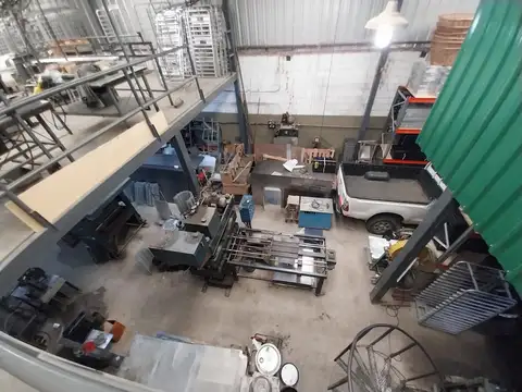 Galpón, 315 m2, J. J. Paso 5800, PERMUTA.