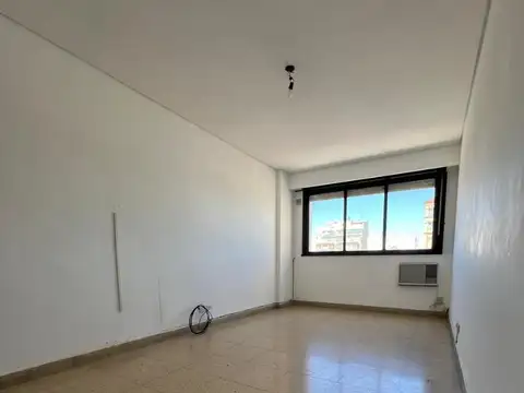 DEPARTAMENTO 2 AMBIENTES  CONTRAFRENTE C/COC. INDEP