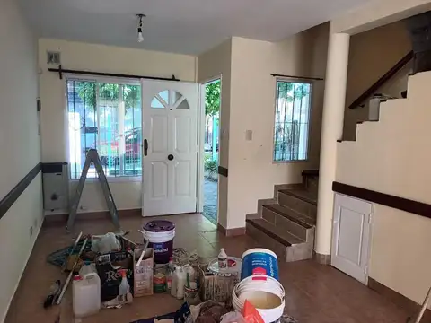 Depto Tipo Casa en Alquiler con 1 cochera