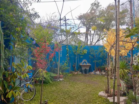 CASA REFACCIONADA A NUEVO 3/4 AMBIENTES - GUEMES ESQUINA BOLIVIA