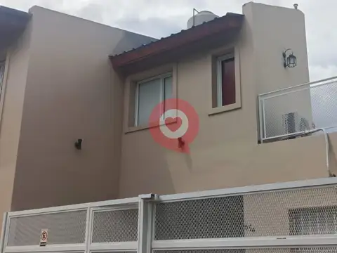 Casa en Venta en Neuquen, USD 215.000