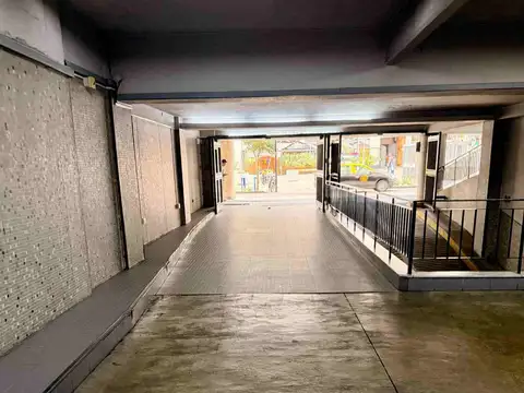 VENTA COCHERA ACCESO DIRECTO SEG 24HS ZONA RETIRO