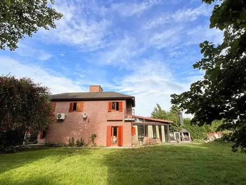 Casa en Venta en Manuel B Gonnet, USD 240.000