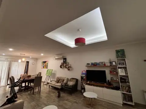 Casa 6 ambientes con 3 baños