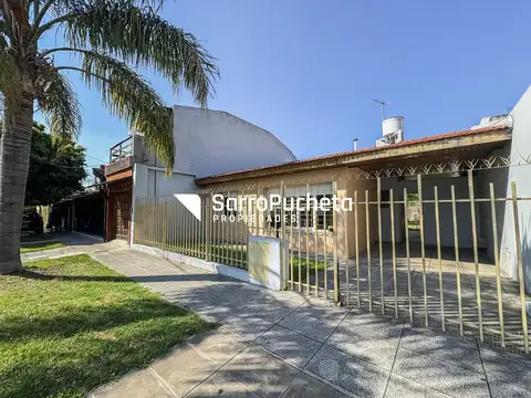 Venta Casa 4 ambientes en Isidro Casanova.