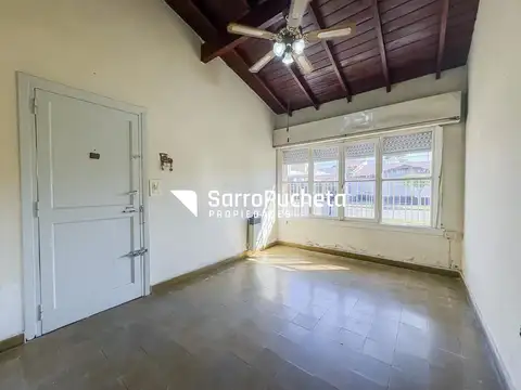 Casa en Venta en Isidro Casanova, USD 107.000
