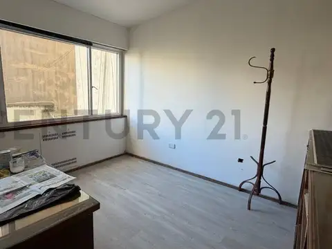 Uruguay 700, Piso 5