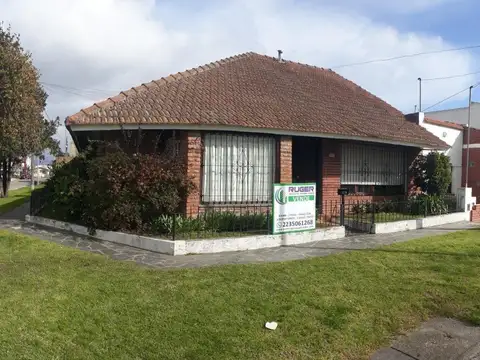 CHALET 4 AMB CON PATIO Y COCHERA LAS AVENIDAS