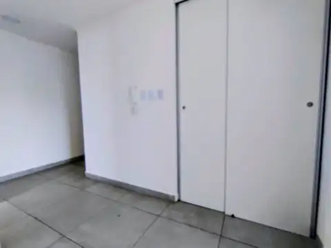 Alquiler Departamento Monoambiente, en Ituzaingo.-