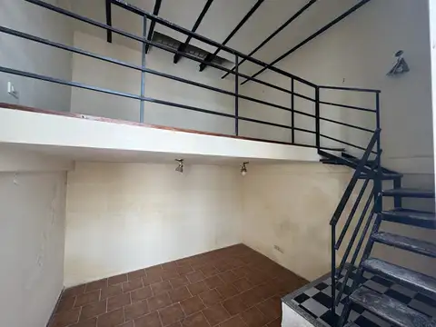 Depto Tipo Casa en Venta de 2 ambientes