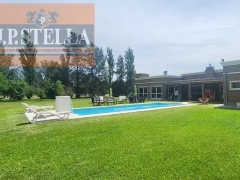 Casa 6 Amb c/ Pileta climatizada 490 m² Edif. en 10.000 m² Lote - Estancia Las Lilas