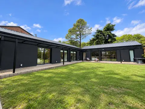 Casa 5 ambientes con 2 baños