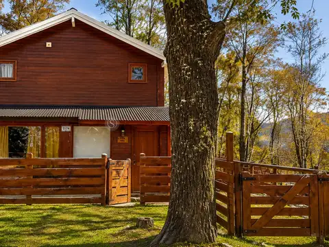 Casa 6 ambientes con 2 baños