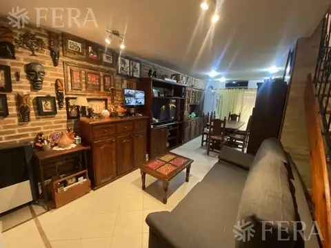 Venta de PH 3 ambientes con cochera en La Plata