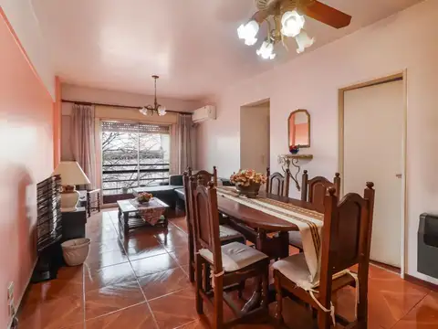 VENTA DEPARTAMENTO CUATRO AMBIENTES CON BALCON