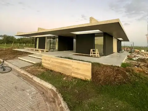 LOTE VILLAGE JOVEN