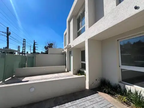 Casa 3 ambientes con 2 baños