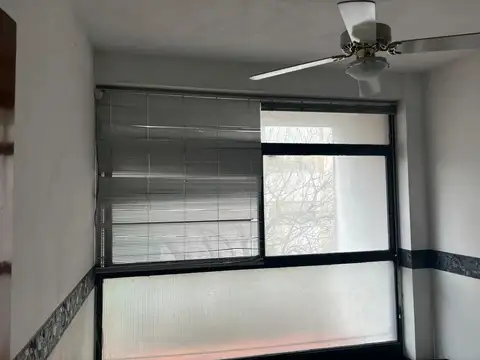 Oficina frente al juzgado laboral en Quilmes Centro