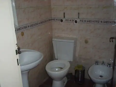 Departamento interno 2 1/2 ambientes con patio.  Ideal inversor  (Alquilado)