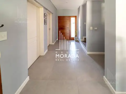 Casa en Venta con 3 cocheras