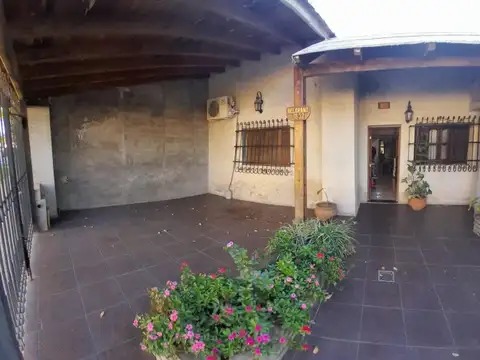 Casa  2 Dormitorios Belgrano 1832 V. Gdor. Gálvez