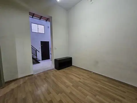 Depto Tipo Casa en Venta en Caballito Sur, USD 189.000