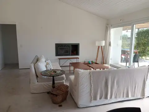 Casa en Alquiler en Medal Country club, USD 1.500