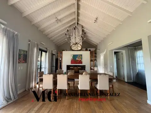 Casa en Venta con 1 cochera