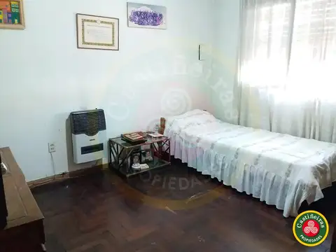 Casa 5 ambientes con 1 baño