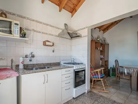 Casa 5 ambientes con 2 baños