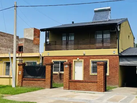 HERMOSA CASA DE 4 DORMITORIOS EN ALVEAR
