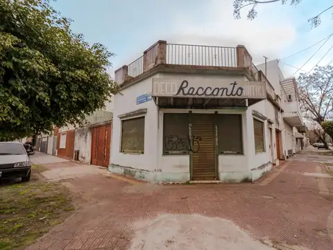 CASA  DE TRES AMBIENTES EN VENTA CON LOCAL! EN VILLA RAFFO