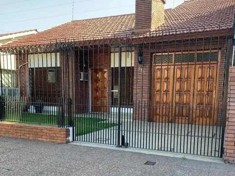Venta chalet 4 amb s/ 381 m² de lote (precioso)