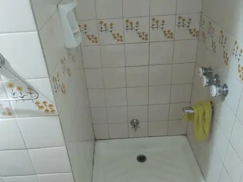 MONOAMBIENTE-EXC. UBICACION-COCINA SEPARADA-LUGAR LAVARROPA