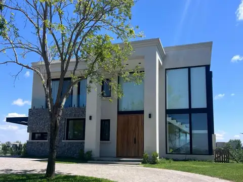 Casa al lago Barrio Marinas , Puertos del Lago