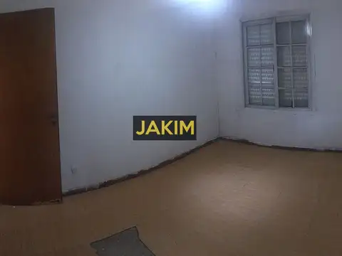 Casa en “Altos de Podestá”, de 3 ambientes, ubicada a 50 m de la entrada principal.