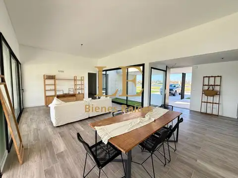VENTA DE CASA EN EL NAUDIR AL RIO