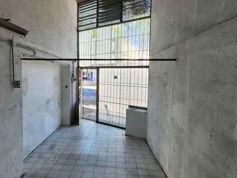 Local en alquiler Sobre Av Caseros a Mts de Chiclana