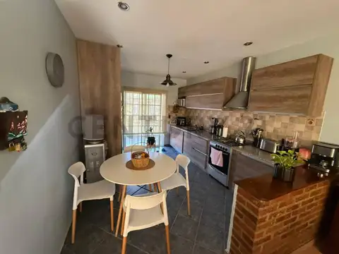 Casa 5 ambientes con 1 baño