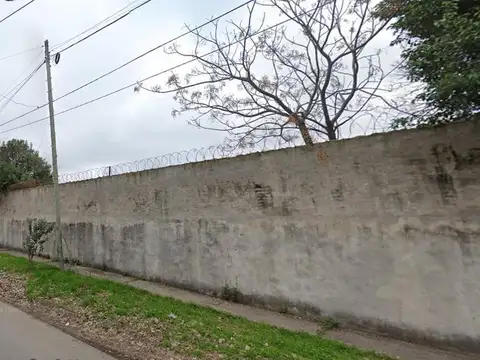 Depósito en Llavallol